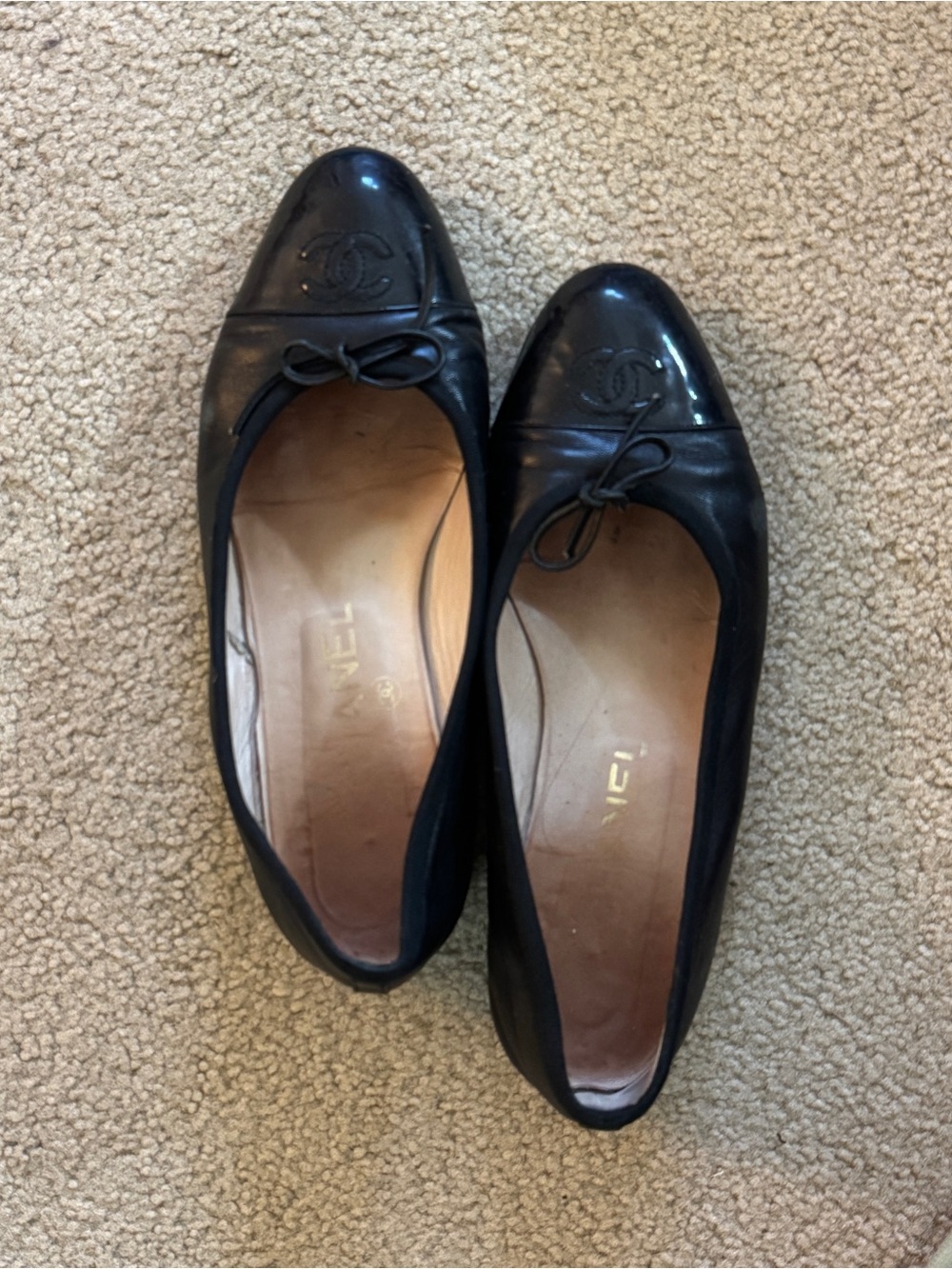 CHANEL Black Leather Cap-Toe Ballet Flats with Bow